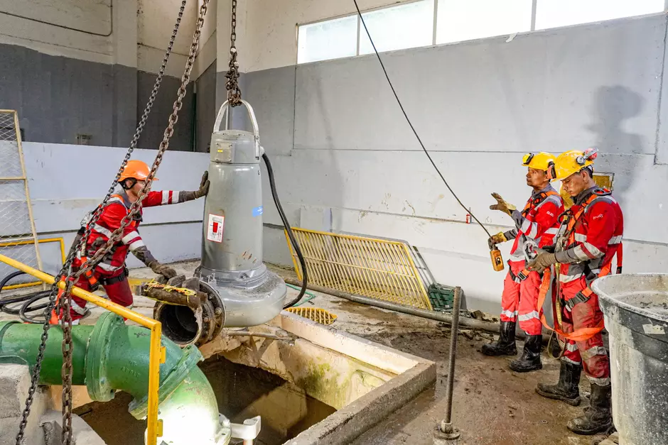 Veolia renueva tecnológicamente sus bombas para captar agua en épocas de sequía
